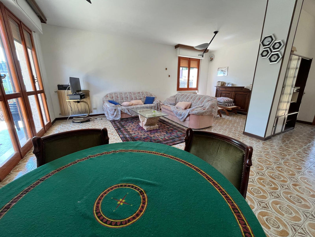 Villa Indépendante avec Vue sur la Mer – 450.000 € situer  sur les hauteurs de Vintimille a 20mn de menton et 35mn de Monaco