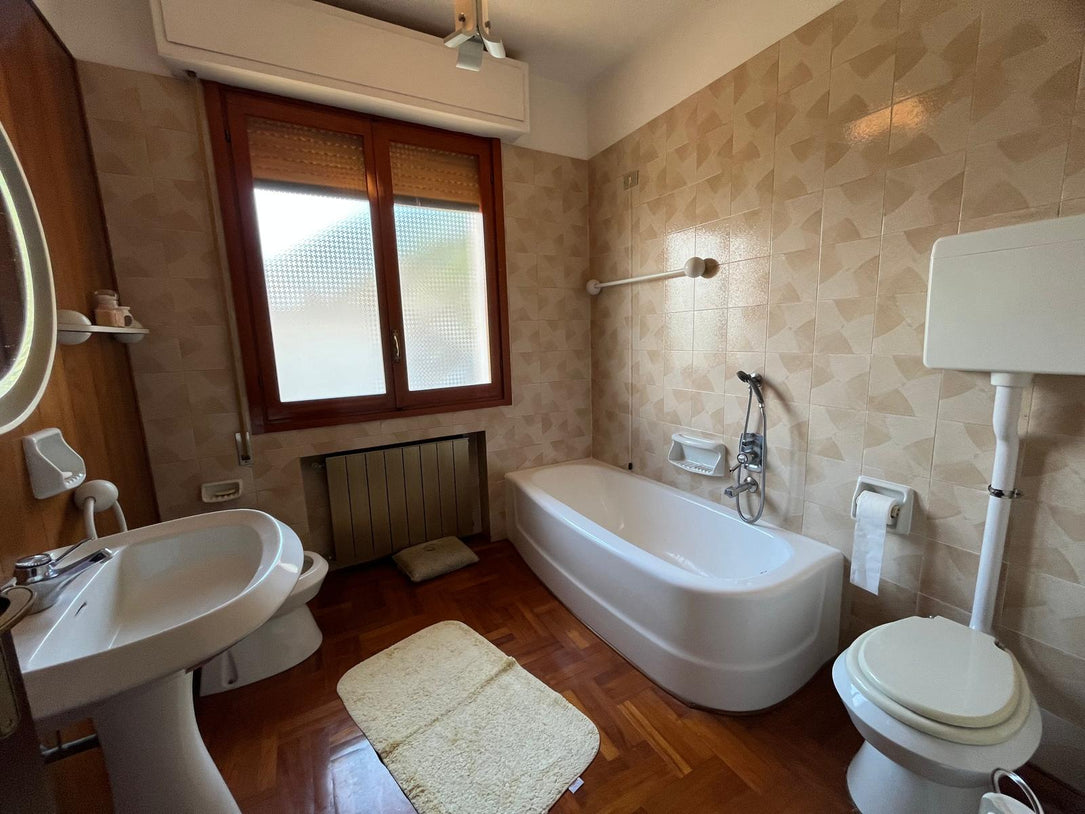 Villa Indépendante avec Vue sur la Mer – 450.000 € situer  sur les hauteurs de Vintimille a 20mn de menton et 35mn de Monaco