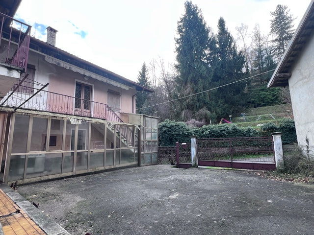 CASA ELISA – MAISON INDIVIDUELLE AVEC JARDIN À RÉNOVER: 80 000.00€