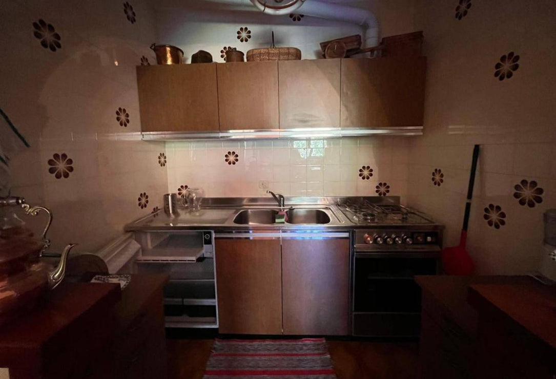 Cinq pièces - 90 000 € - 110 m²