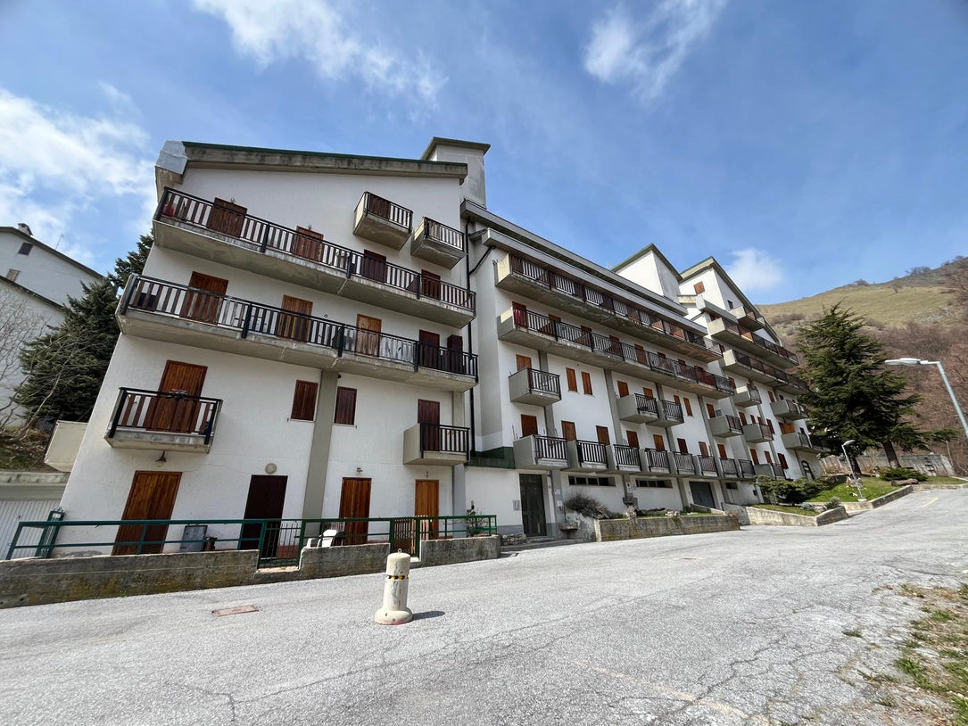 25 m² à 28 000 € - A 1H30 de MENTON