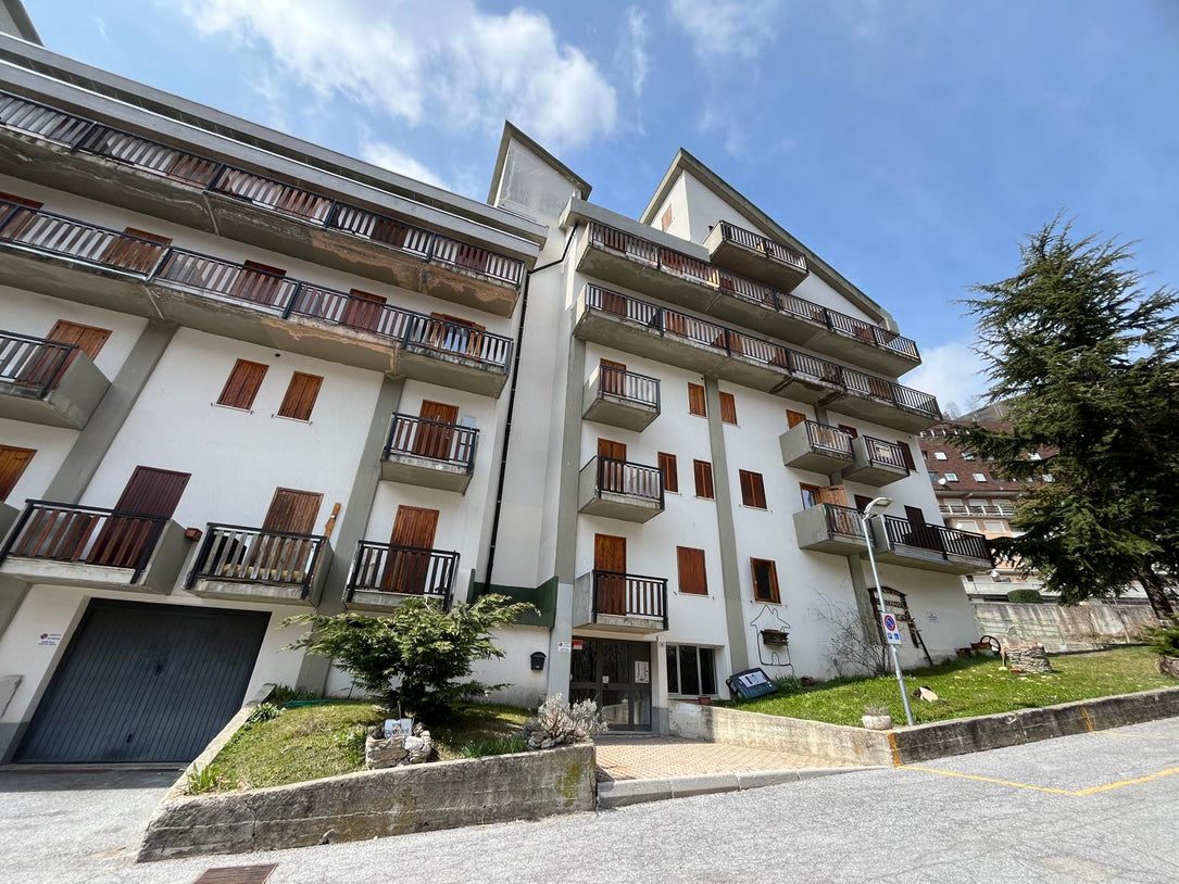 25 m² à 28 000 € - A 1H30 de MENTON